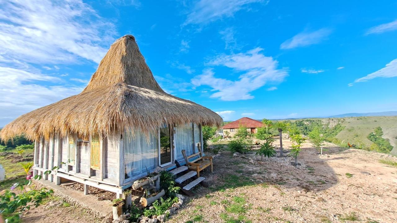 ホテル Hars Garden Sumba ワインガプ エクステリア 写真