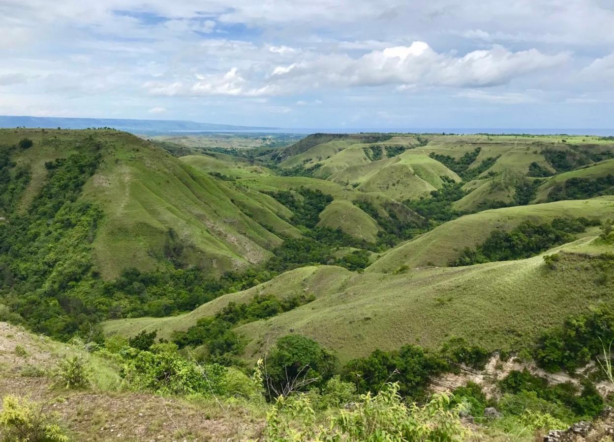 ホテル Hars Garden Sumba ワインガプ エクステリア 写真